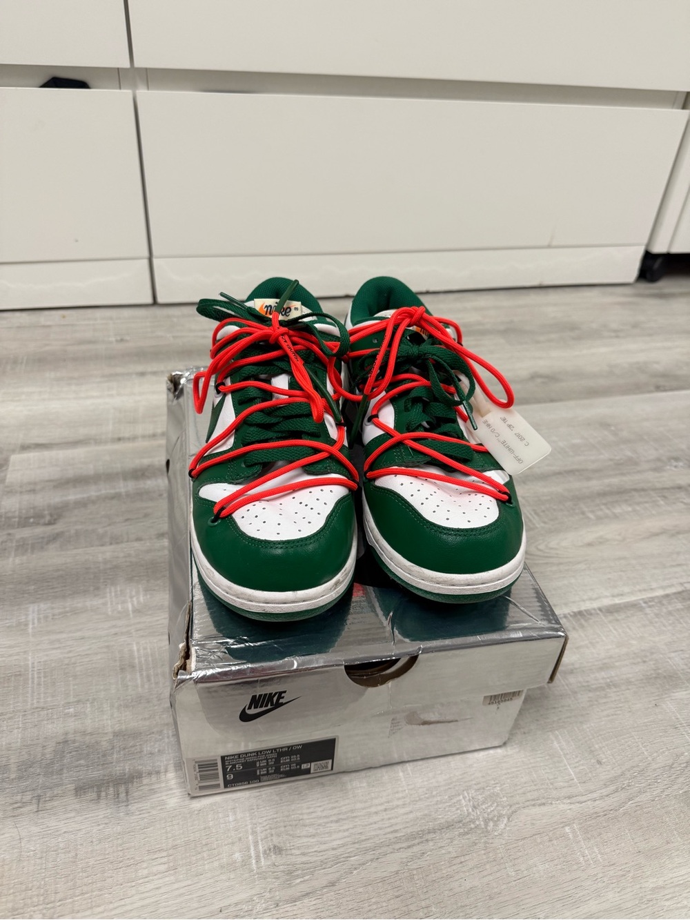 Nike/ Off-White Low Dunk Sneakers Men’s size 7.5